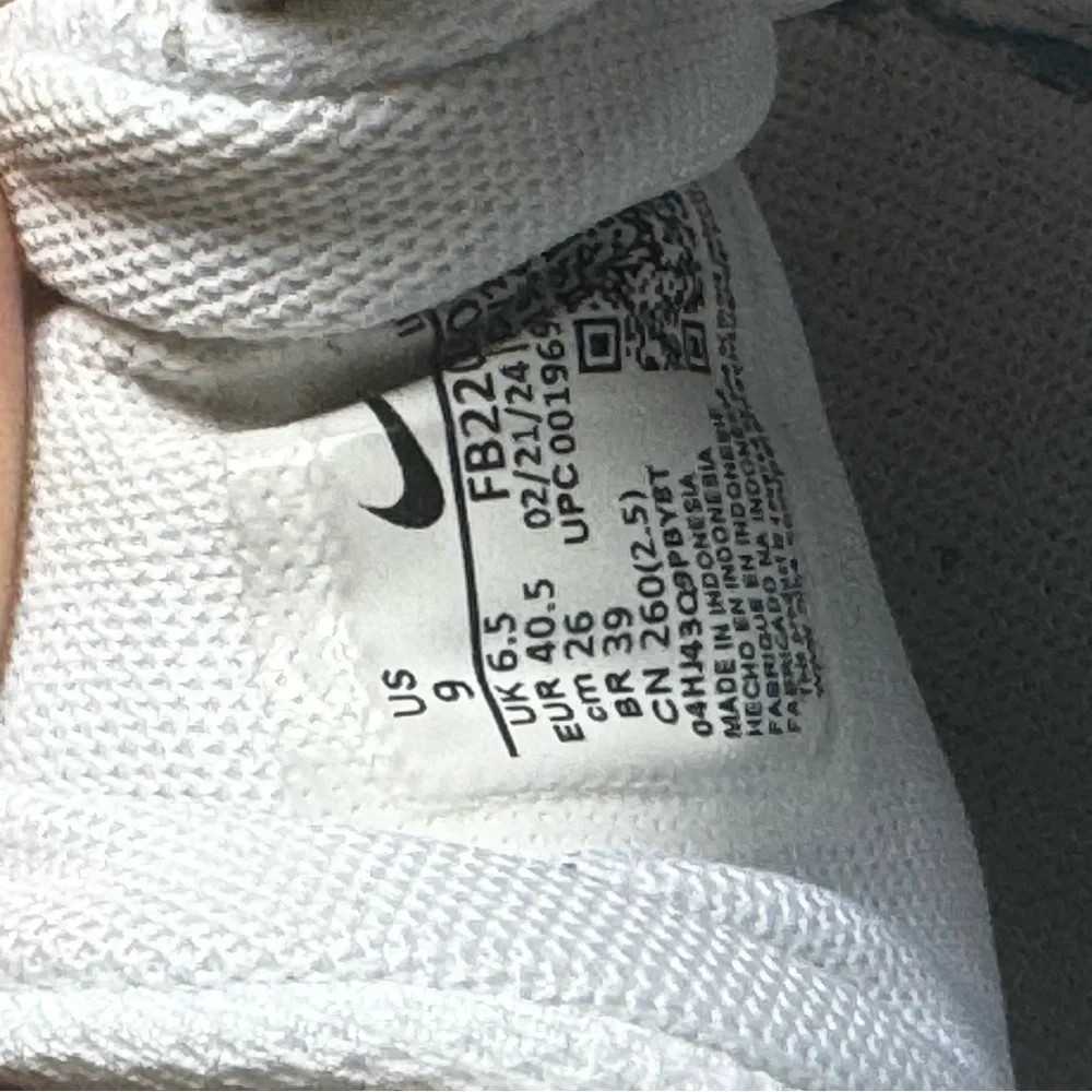 Nike White Sneakers 🤍 - Picture 5 of 5